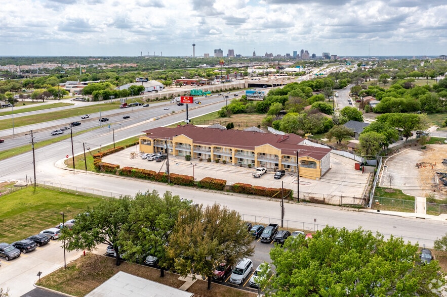 More Photos Of 2755 N Panam Expy, San Antonio Hotel For Sale