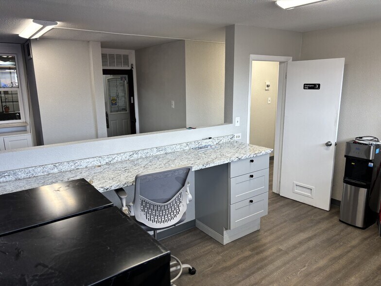 More Photos Of 8850 W 58th Ave, Arvada Medical For Lease