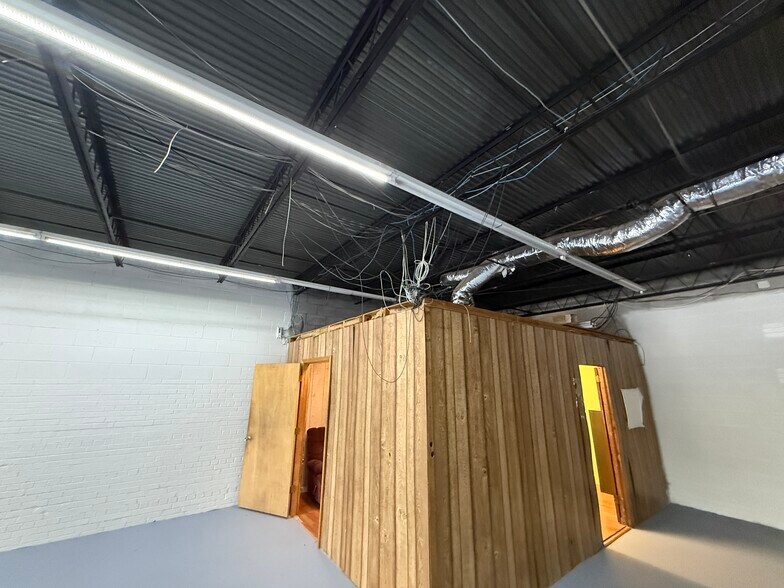 More Photos Of 2808 Virginia Ave, Collinsville Auto Repair For Sale