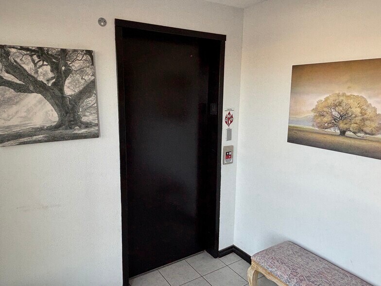 More Photos Of 1306 E Calvada Blvd, Pahrump Office Residential For Lease