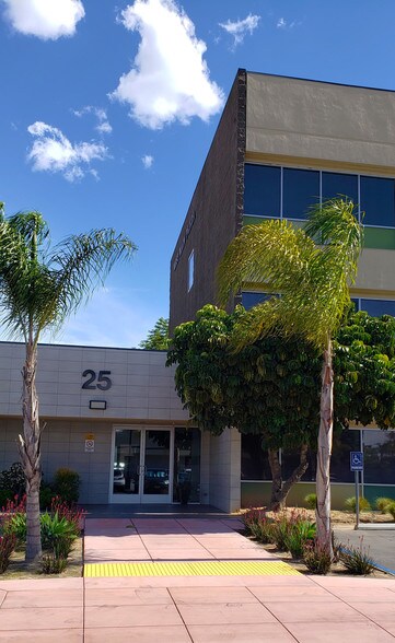 More Photos Of 25 S Raymond Ave, Alhambra Medical For Lease