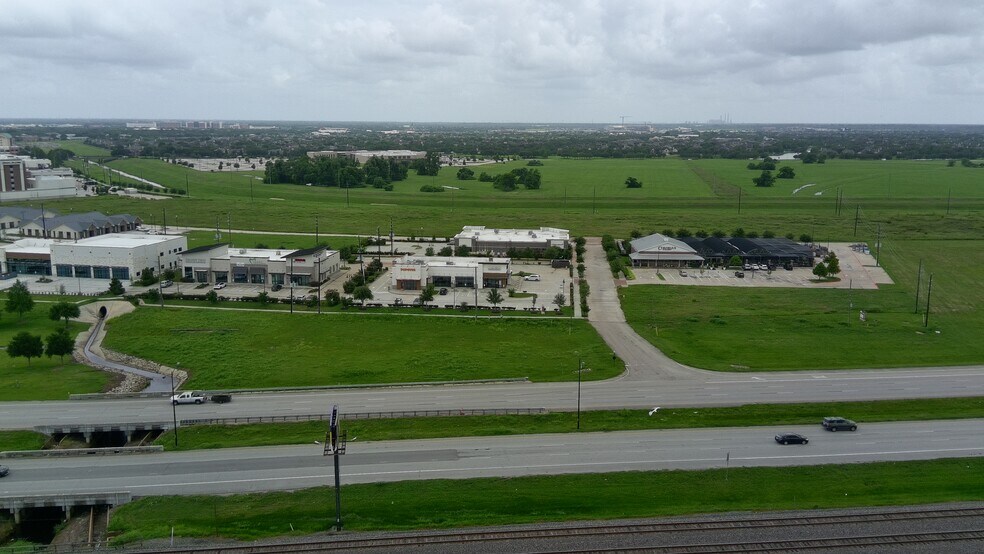More Photos Of 145 Citadel Way, Sugar Land Medical For Lease