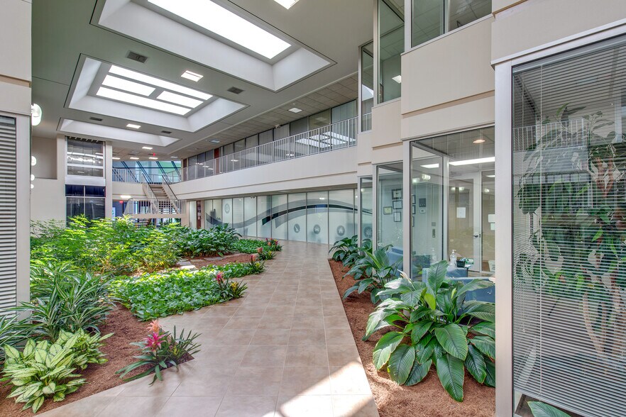 More Photos Of 9601 Jones Rd, Houston Office For Lease