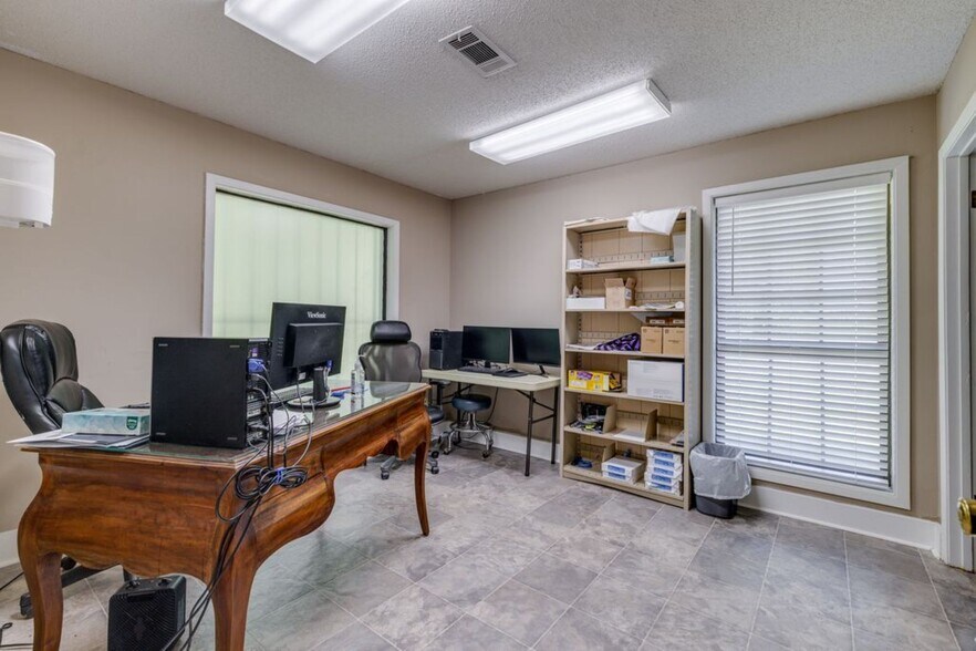 More Photos Of 161 Christian Dr, Rayville Medical For Sale