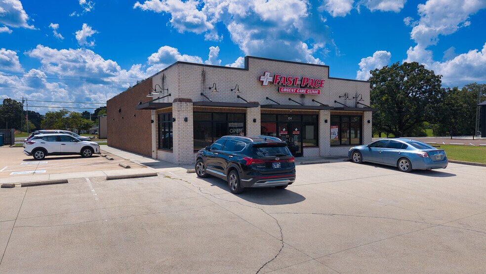 Primary Photo Of 104 1st Ave S, Collinwood Freestanding For Sale