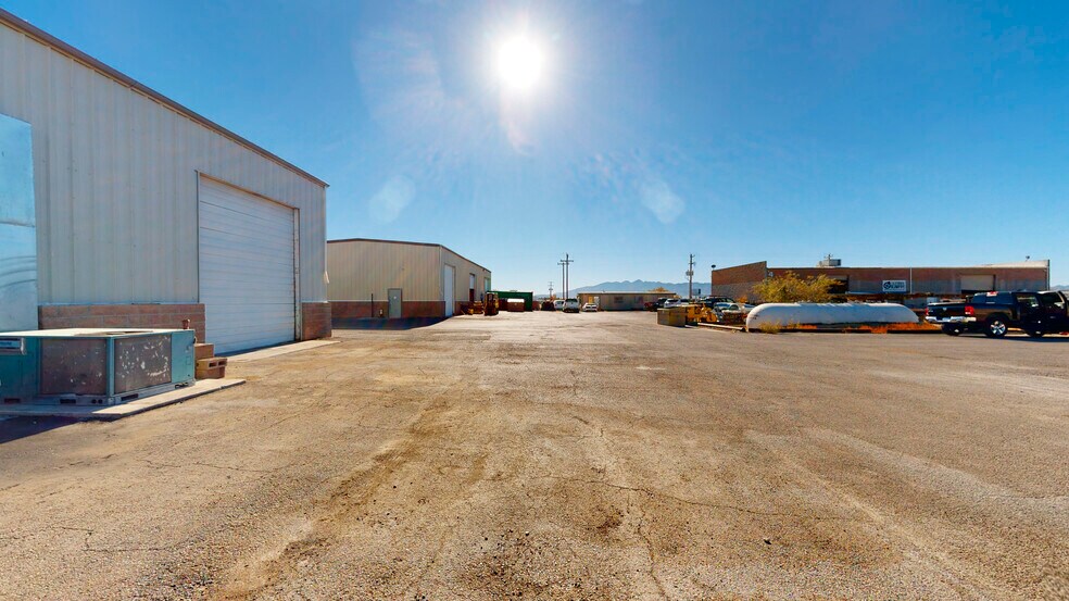 More Photos Of 800 Margaret St, Pahrump Warehouse For Lease