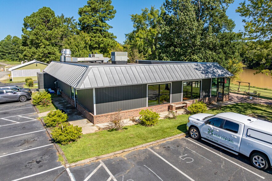 More Photos Of 100 S Main St, Lillington Restaurant For Sale