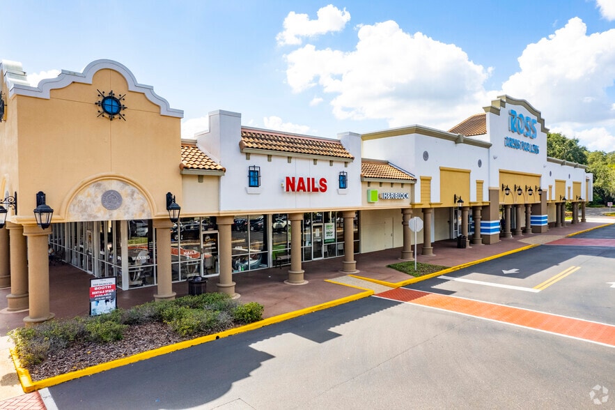 More Photos Of 1901-1999 State Road 60 E, Valrico Storefront For Lease