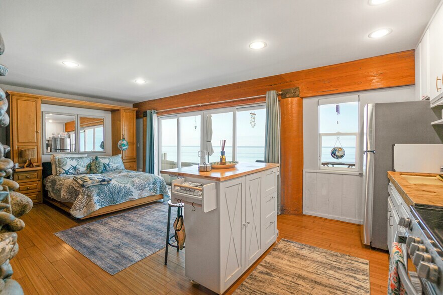 More Photos Of 11914 Beach Club Way, Malibu Multifamily For Sale