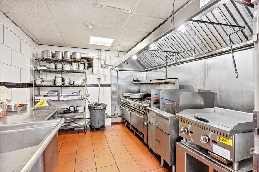 More Photos Of 161-163 High St, Holyoke Restaurant For Sale