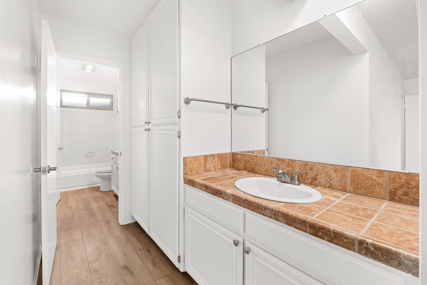 More Photos Of 10965-10997 Del Norte St, Ventura Apartments For Sale