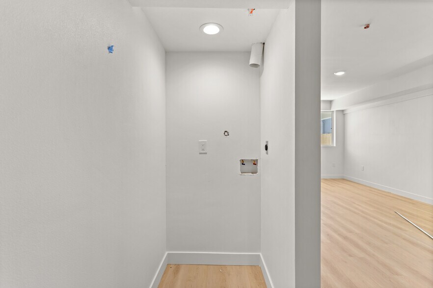 More Photos Of 707 W 80th St, Los Angeles Apartments For Sale