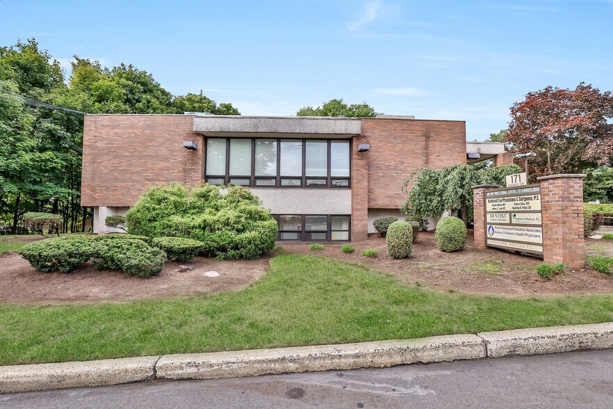 More Photos Of 171 Ramapo Rd, Garnerville Office For Lease