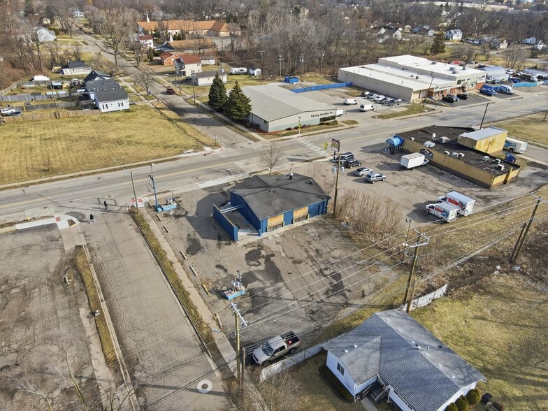 More Photos Of 684 Auburn Ave, Pontiac Auto Repair For Sale