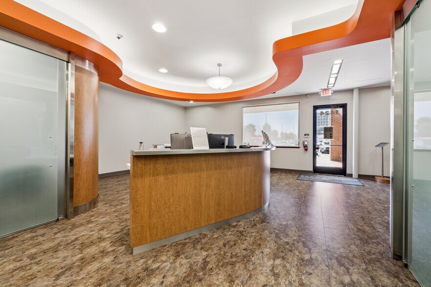 More Photos Of 1424 W Gray St, Houston General Retail For Lease