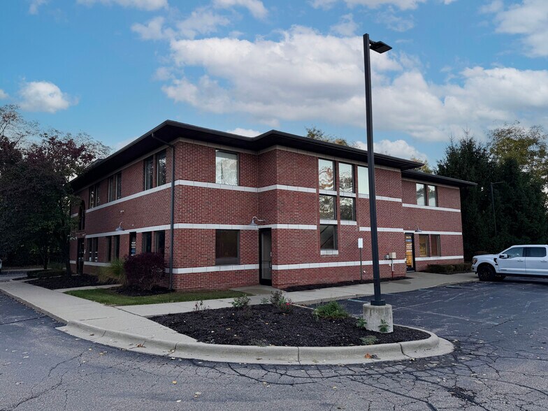 Primary Photo Of 4123 Martin Rd, Commerce Township Medical For Sale