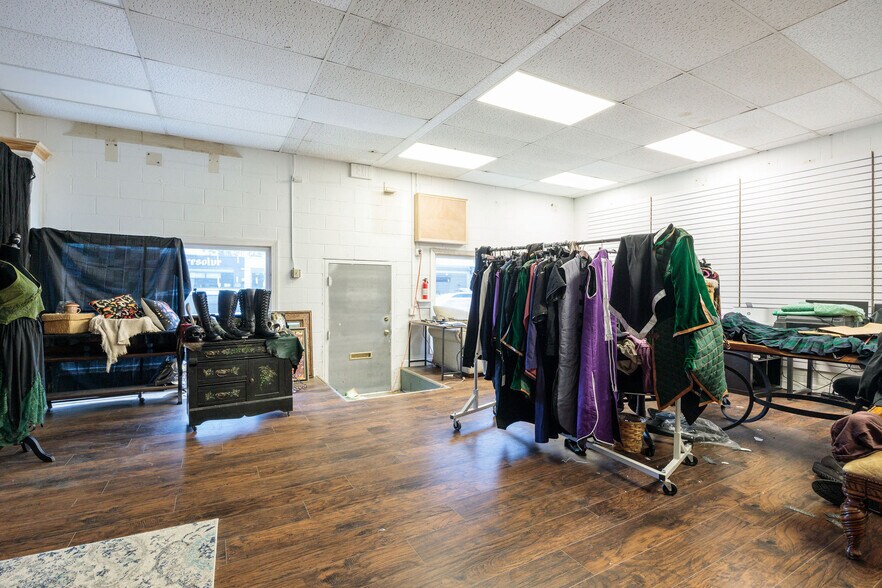 More Photos Of 2312-2314 W Cary St, Richmond Warehouse For Lease