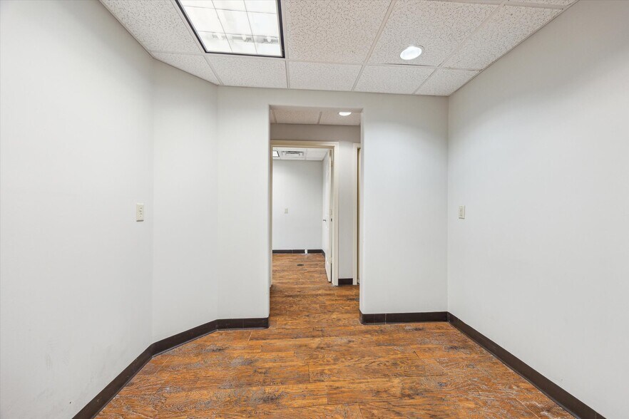 More Photos Of 1501 N Amburn Rd, Texas City Medical For Sale