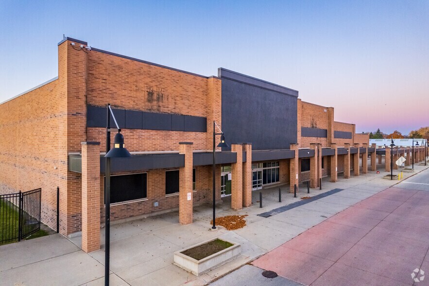 Primary Photo Of 5825 W Hope Ave, Milwaukee General Retail For Lease