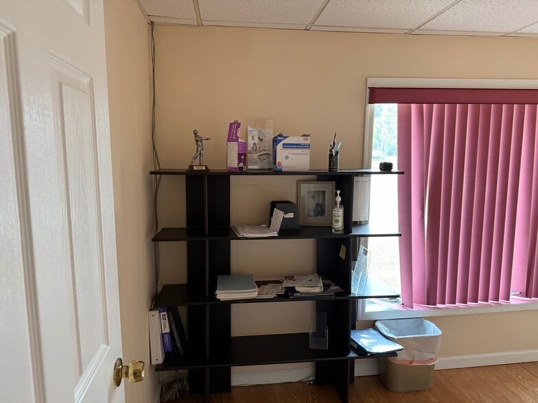 More Photos Of 90 Medford Ave, Patchogue Medical For Sale