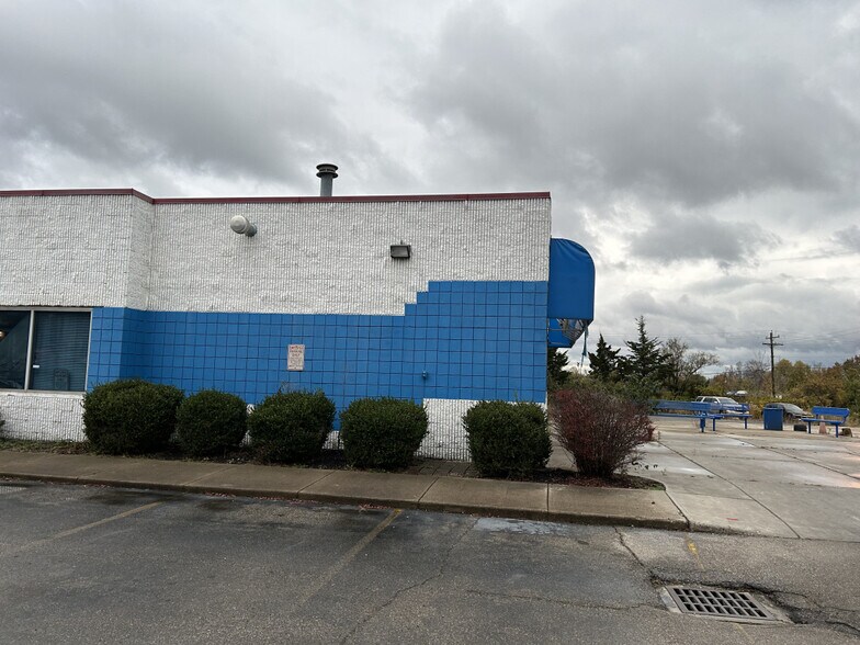 More Photos Of 901 Elliott Dr, Middletown Carwash For Sale