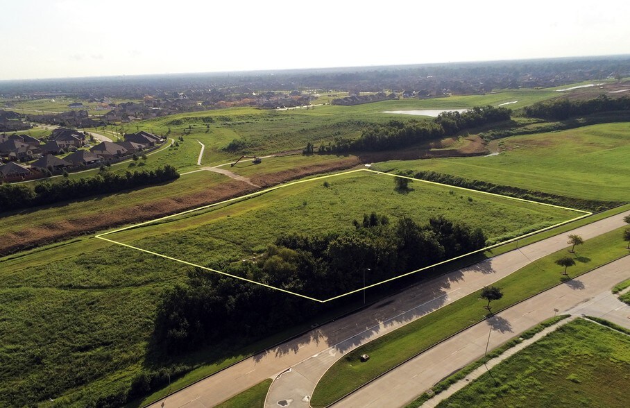 More Photos Of Pearland Parkway and Barry Rose, Pearland Land For Sale