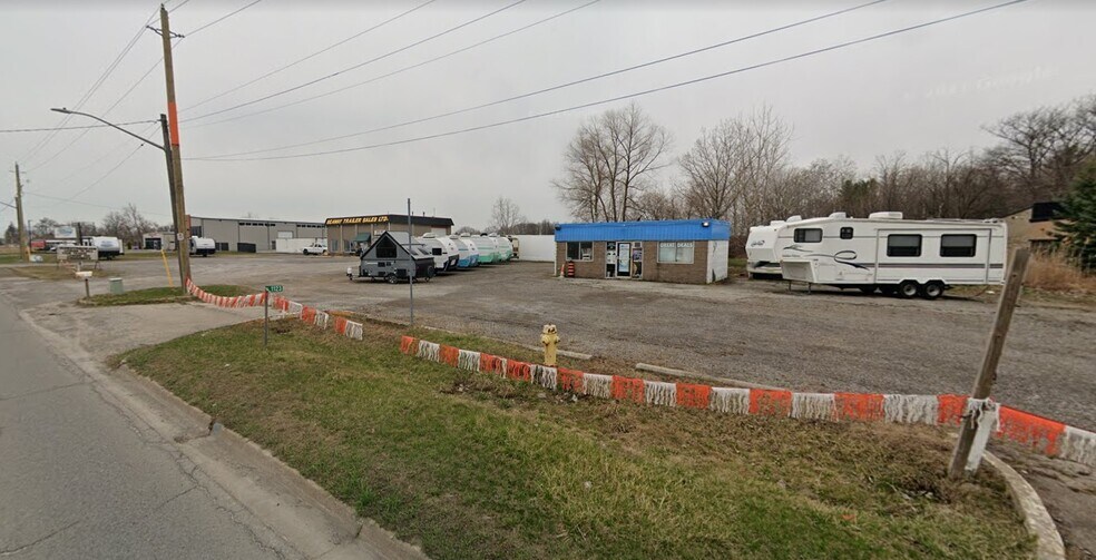 More Photos Of 1115 Niagara St N, Welland Service Station For Sale