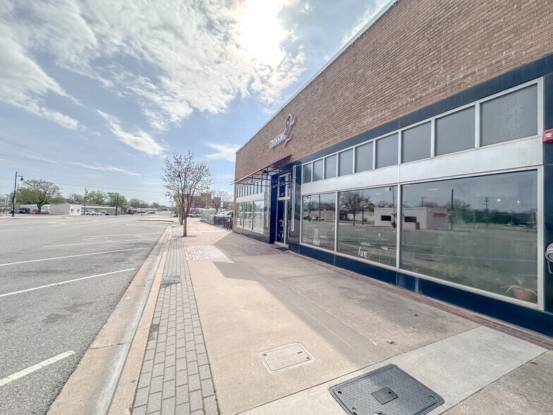 More Photos Of 215 E 2nd St, Bartlesville Auto Repair For Sale