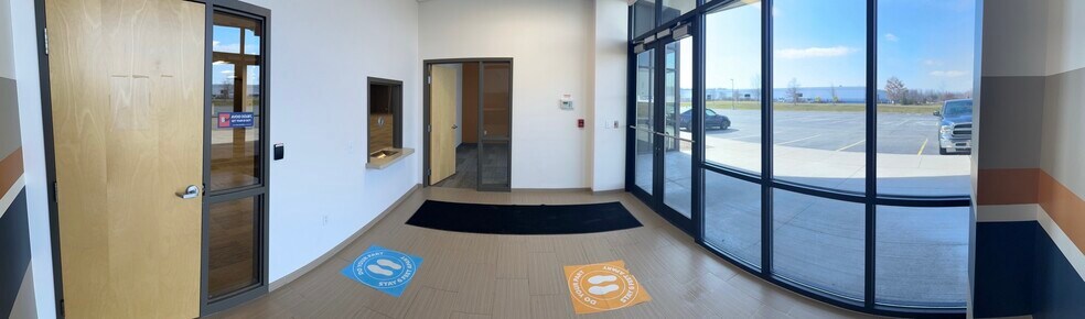 More Photos Of 30 Becker Rd, West Henrietta Showroom For Lease