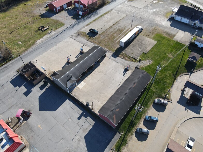 More Photos Of 118 School Dr, Waynesburg Flex For Sale