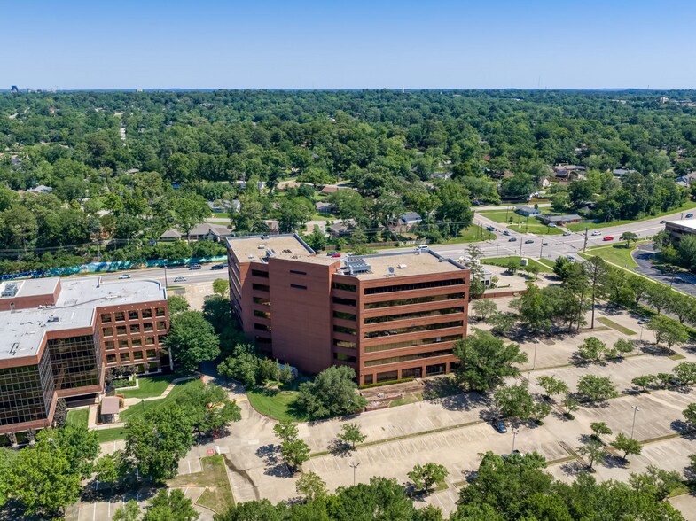 More Photos Of 909 ESE Loop 323, Tyler Office For Sale