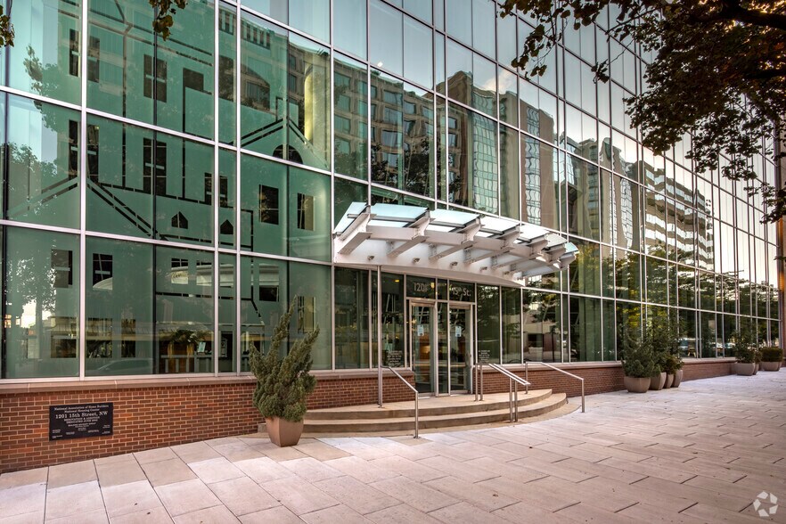 More Photos Of 1201 15th St NW, Washington Office For Lease