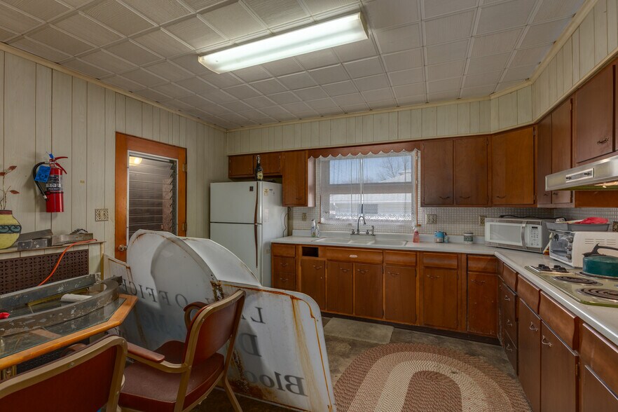 More Photos Of 425 W Main St, Staunton Office For Sale