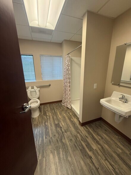 More Photos Of 162 Kings Hwy N, Westport Medical For Lease