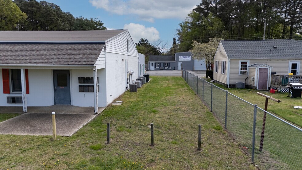 More Photos Of 220 Chesapeake Dr, White Stone Office For Sale