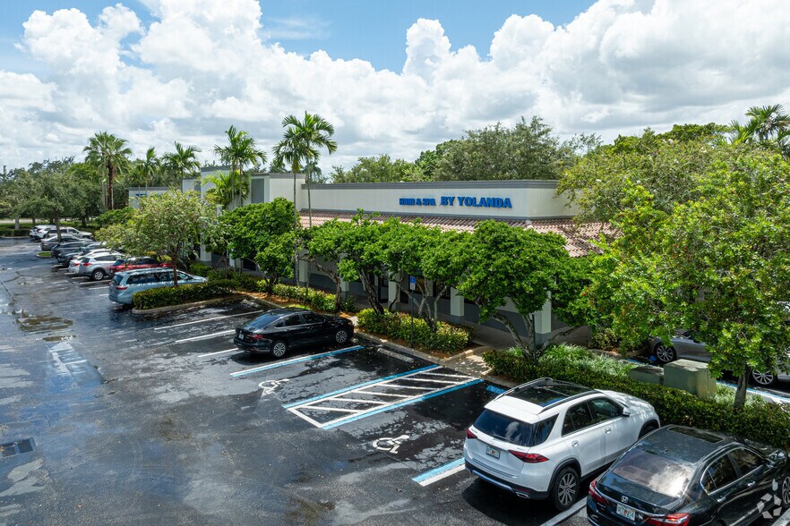 More Photos Of 16602 Saddle Club Rd, Weston Unknown For Lease