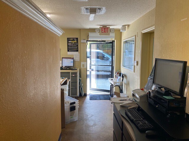 More Photos Of 1021 W Fairbanks Ave, Winter Park Freestanding For Sale