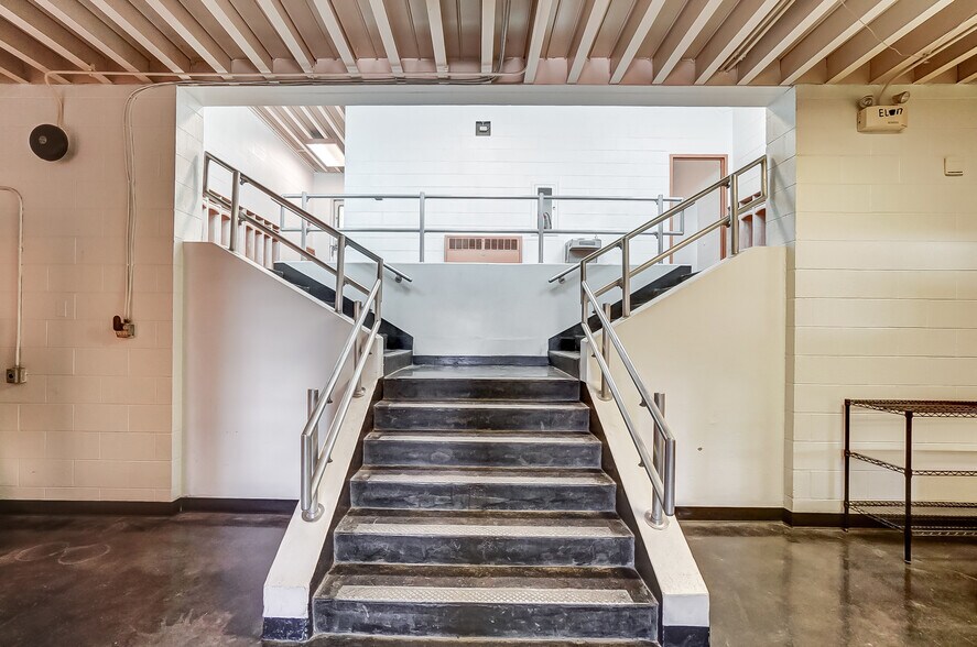 More Photos Of 1558 Waverly Ave, Cincinnati Schools For Sale