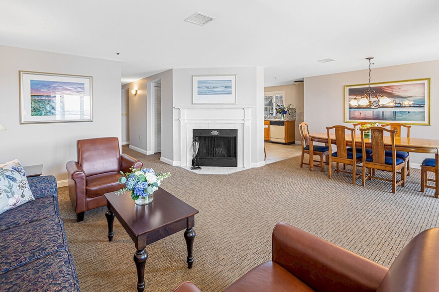 More Photos Of 551 Thames St, Newport Hotel For Sale