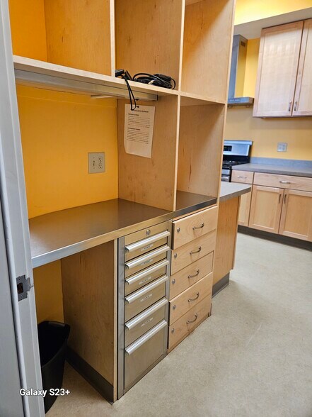 More Photos Of 1736 Farmers Rd loop, Fairbanks Healthcare For Sale