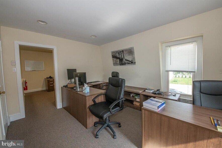 More Photos Of 116 E King St, Malvern Office For Lease