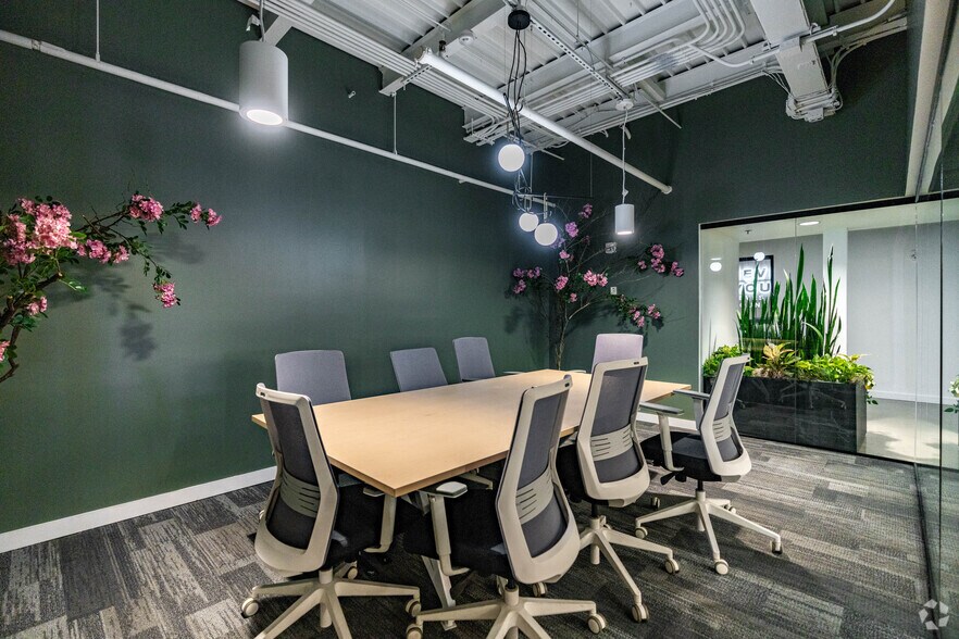 More Photos Of 4101 Charlotte Ave, Nashville Office For Lease