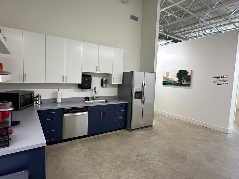 More Photos Of 3707 2nd Ave, Columbus Coworking Space