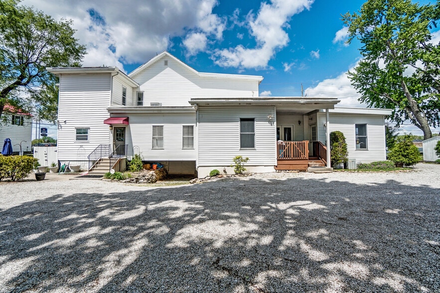 More Photos Of 1550 Lewis Center Rd, Lewis Center Freestanding For Sale