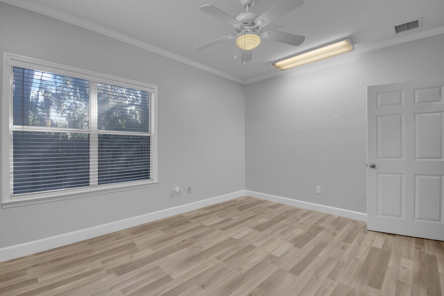More Photos Of 9905 Old St Augustine Rd, Jacksonville Medical For Lease