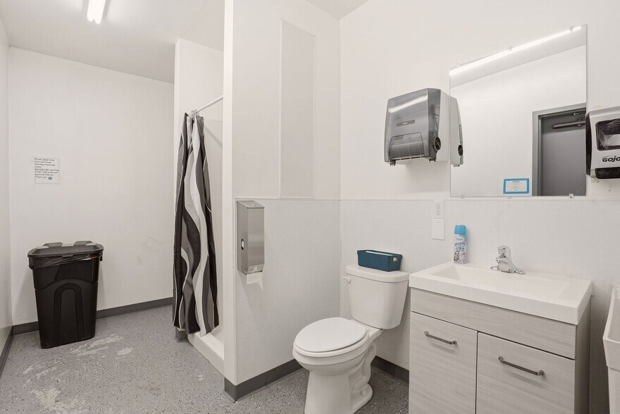 More Photos Of 6829 Seltice #202 203 204 205 206 way, Post Falls Warehouse For Sale