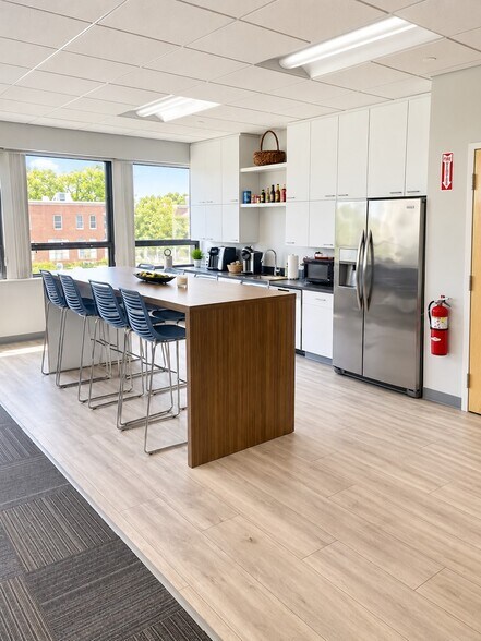 Primary Photo Of 140 Gould St, Needham Office For Lease