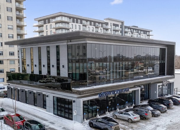 More Photos Of 1428-1432 Boul Saint-Martin O, Laval Office For Sale
