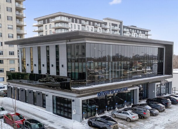 More Photos Of 1428-1432 Boul Saint-Martin O, Laval Office For Sale
