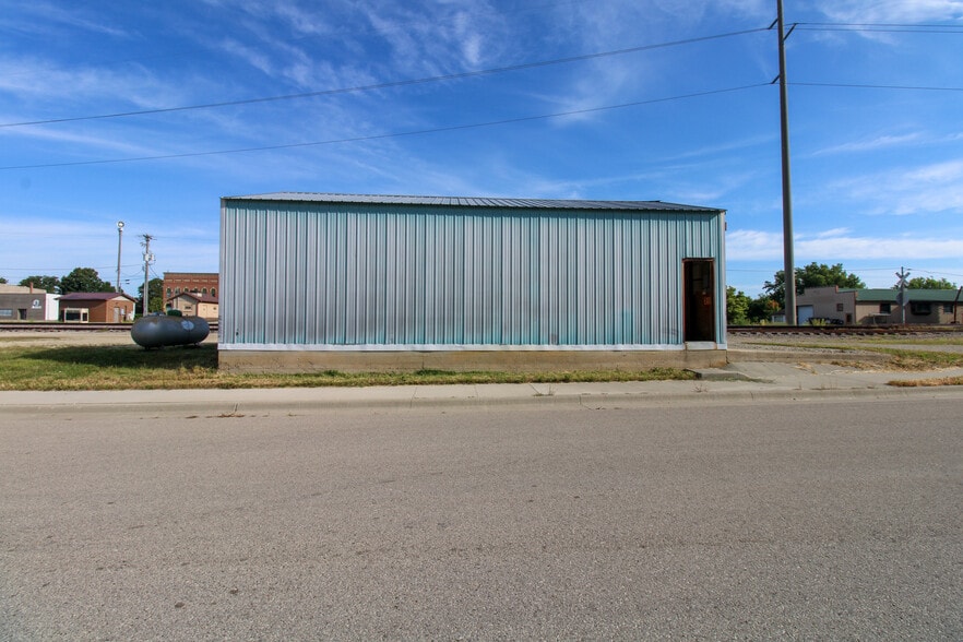More Photos Of 14 1st SE st, Dodge Center Industrial For Sale